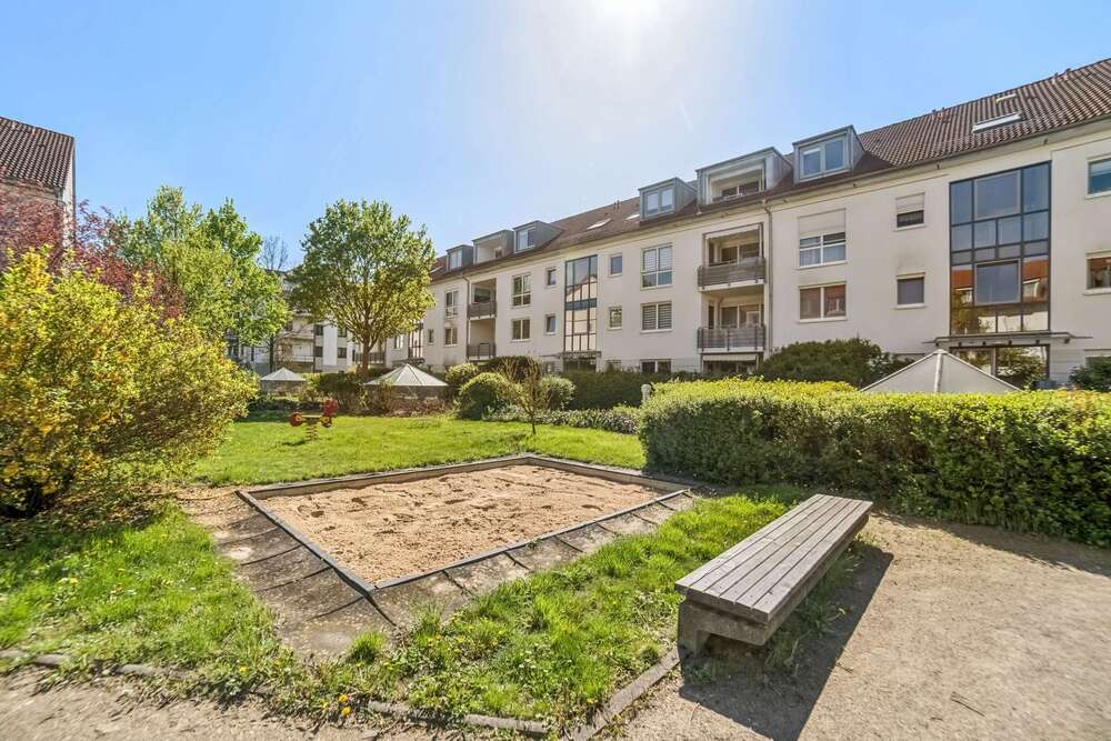 Thumbnail-Wohnung zum Kaufen in Leipzig 250.000,00 € 97.3 m²