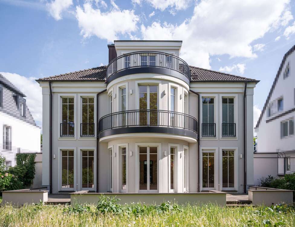 Thumbnail-Haus zum Kaufen in Düsseldorf-Zoo 4.580.000,00 € 429 m²