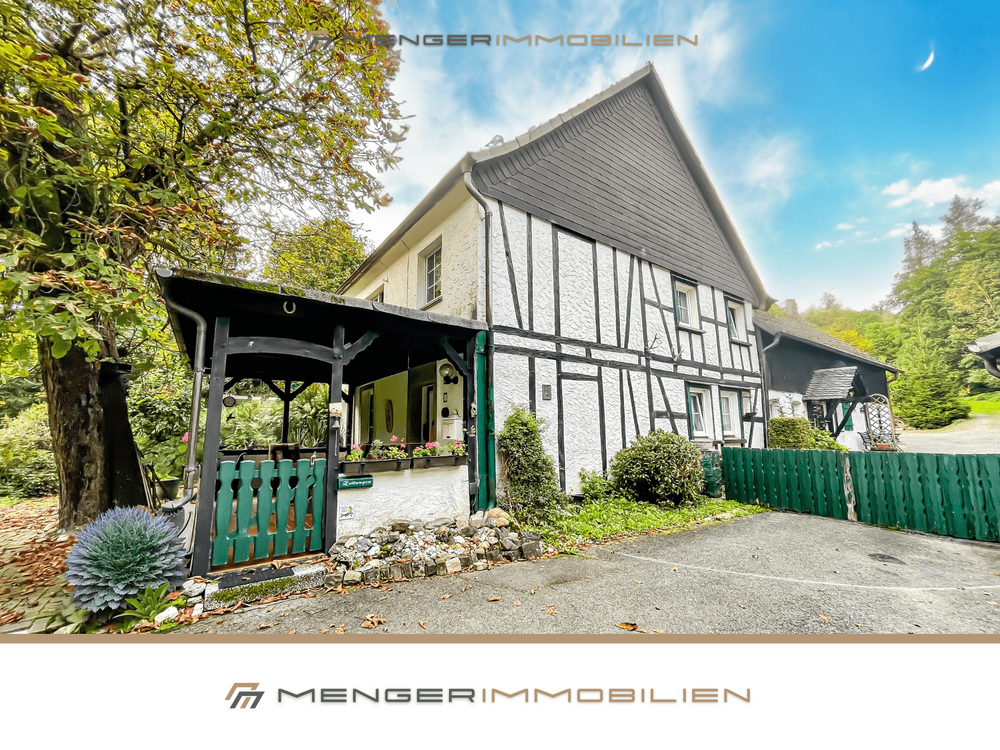 Thumbnail-Haus zum Kaufen in Reichshof 220.000,00 € 210 m²