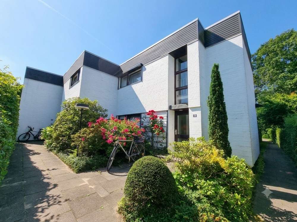 Thumbnail-Wohnung zum Kaufen in Hamburg - Poppenbüttel 390.000,00 € 90.65 m²