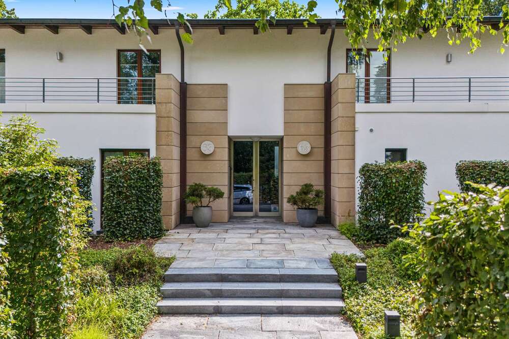 Thumbnail-Wohnung zum Kaufen in Hamburg Lemsahl-Mellingstedt 1.390.000,00 € 270 m²