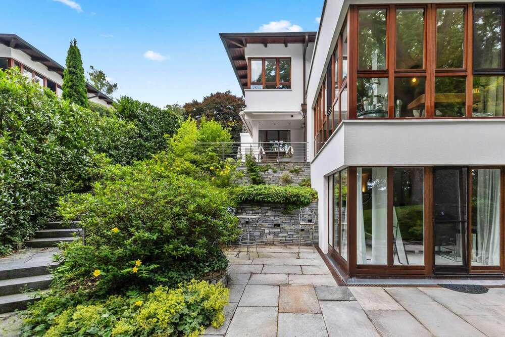 Thumbnail-Wohnung zum Kaufen in Hamburg Lemsahl-Mellingstedt 1.390.000,00 € 248 m²