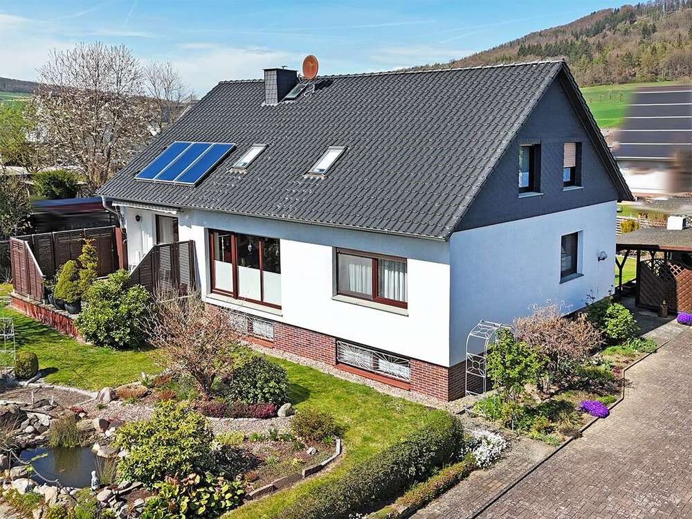 Thumbnail-Haus zum Kaufen in Emmerthal 300.000,00 € 192 m²