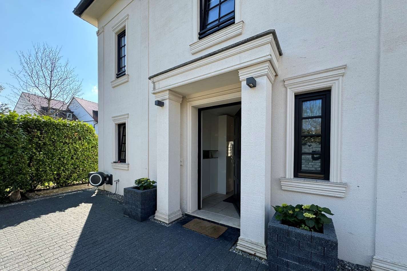 Thumbnail-Haus zum Kaufen in München 1.949.000,00 € 203 m²