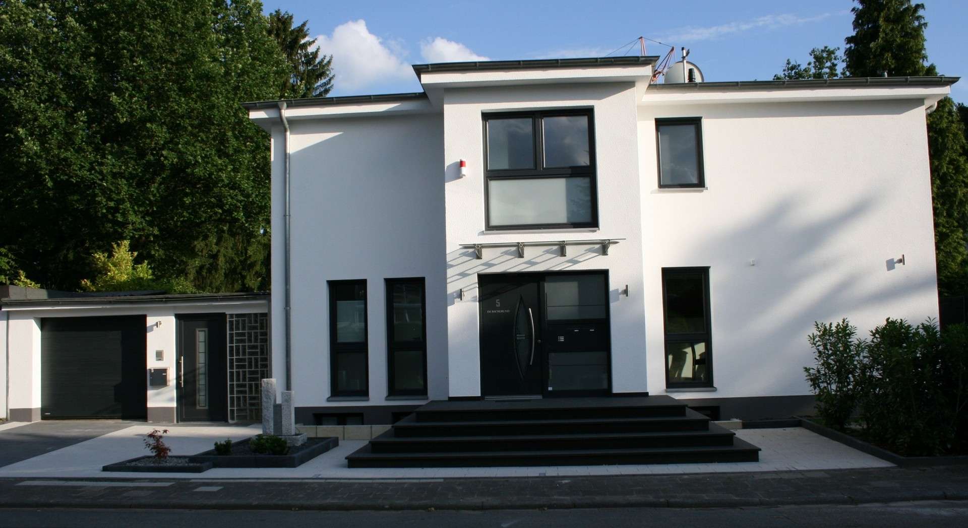 Thumbnail-Haus zum Mieten in Dreieich 4.390,00 € 300 m²