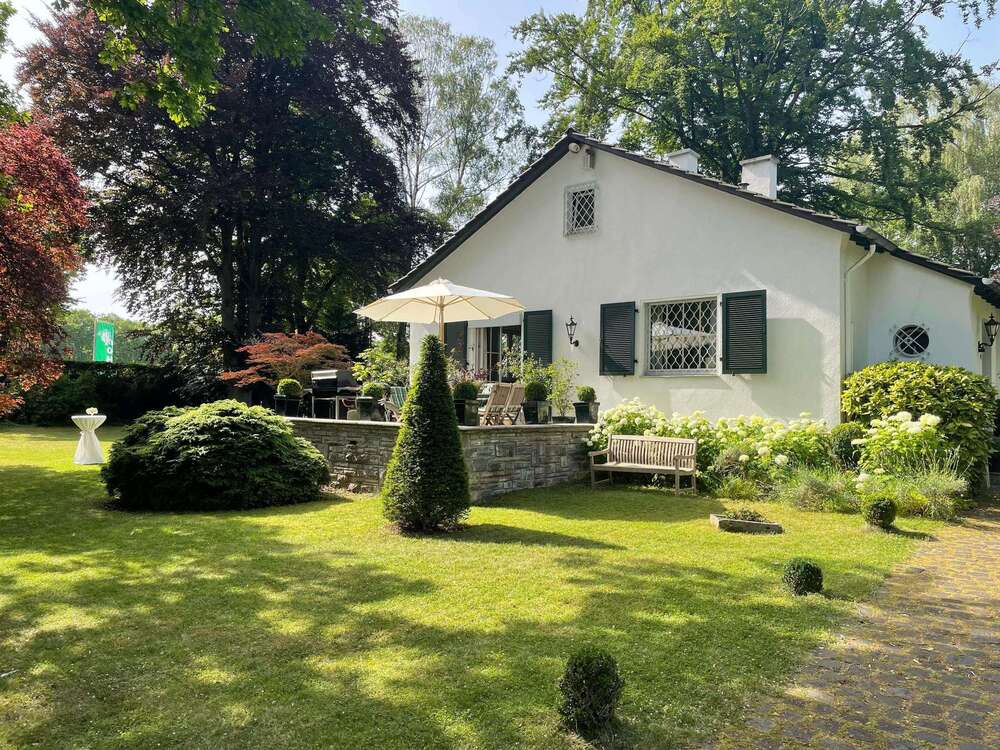 Thumbnail-Haus zum Kaufen in Köln 1.950.000,00 € 177.48 m²