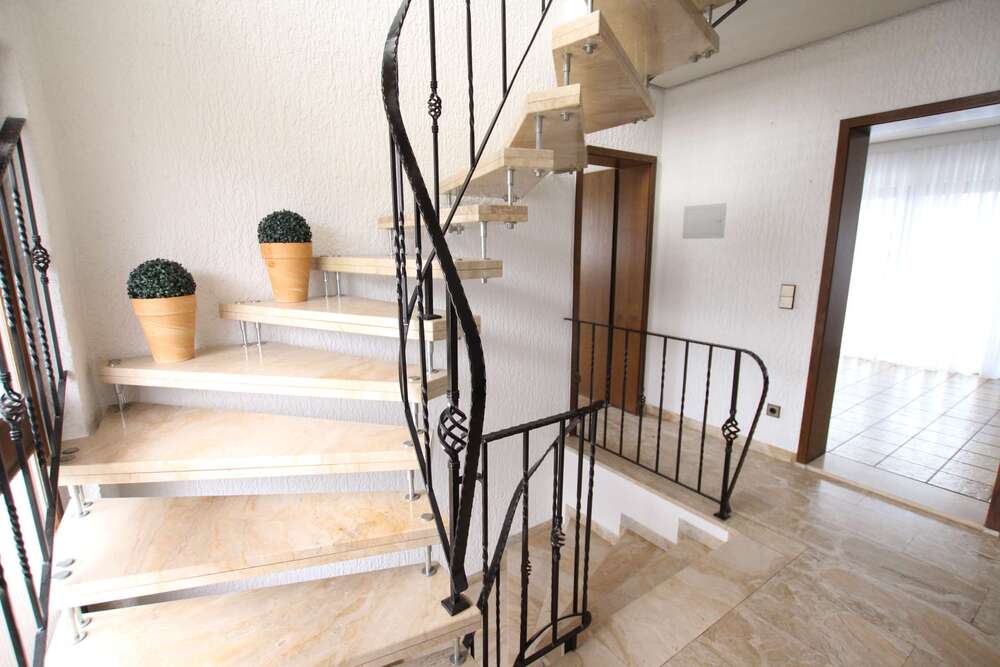 Thumbnail-Haus zum Kaufen in Sandhausen 698.000,00 € 180 m²