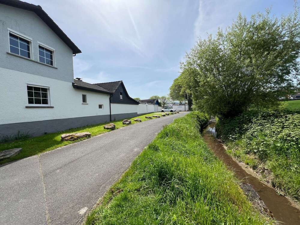 Thumbnail-Haus zum Kaufen in Großostheim-OT 555.000,00 € 250 m²