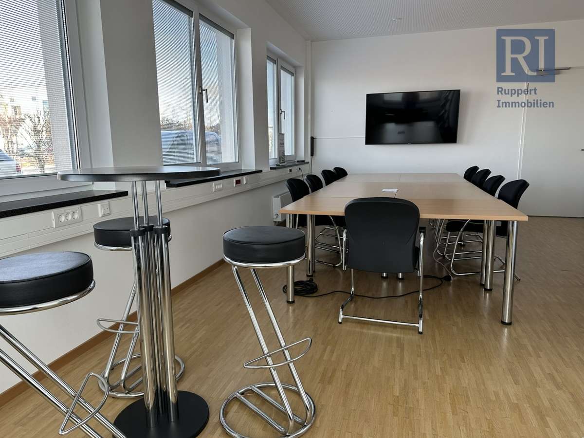 Thumbnail-Büro in Waldbüttelbrunn 960,00 € 101.15 m²