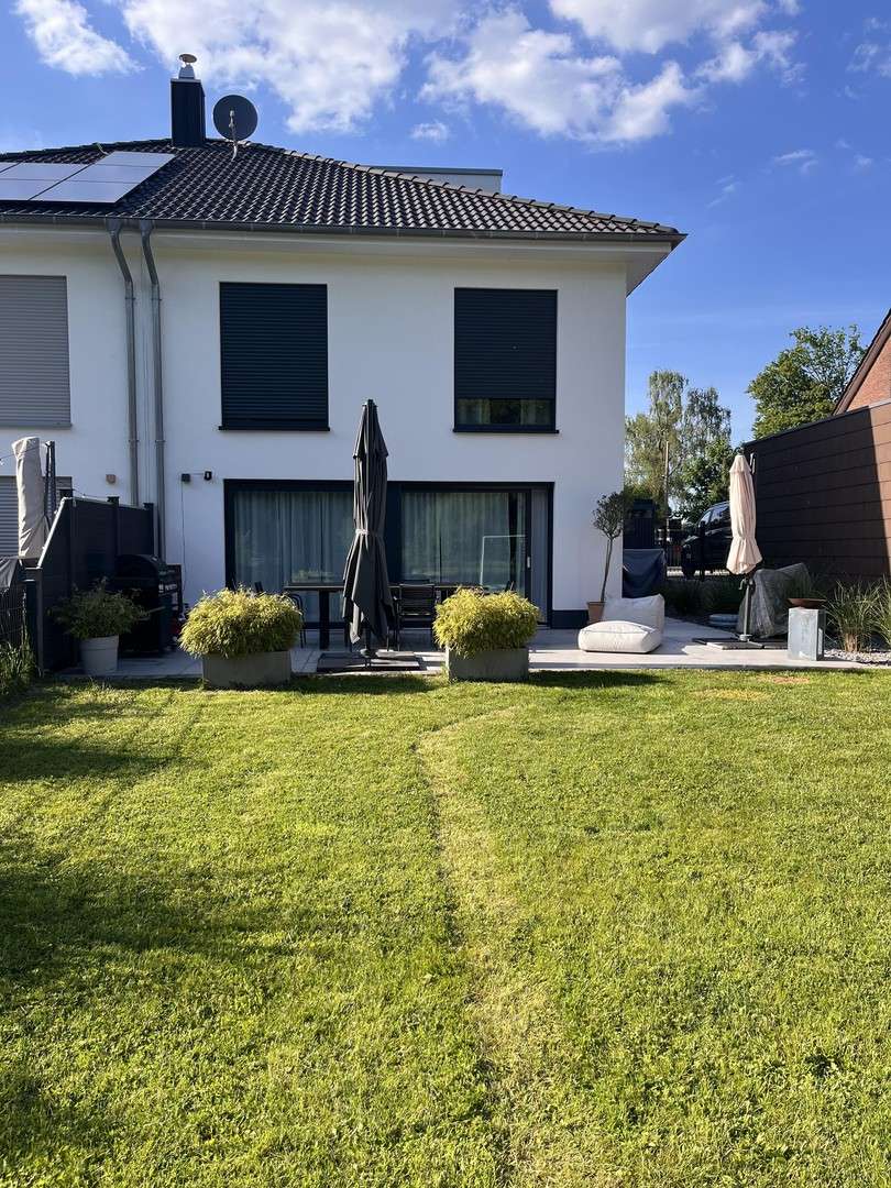Thumbnail-Haus zum Mieten in Recklinghausen 3.250,00 € 200 m²