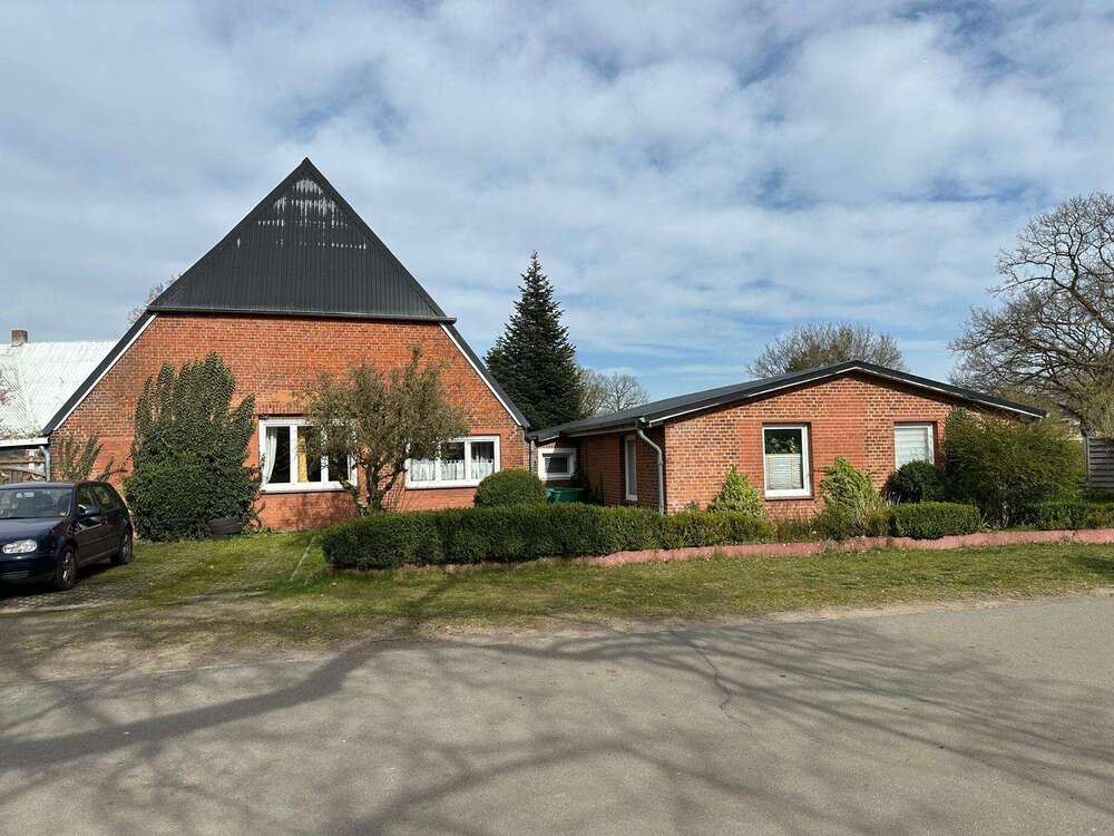 Thumbnail-Haus zum Kaufen in Eisendorf 220.000,00 € 167 m²
