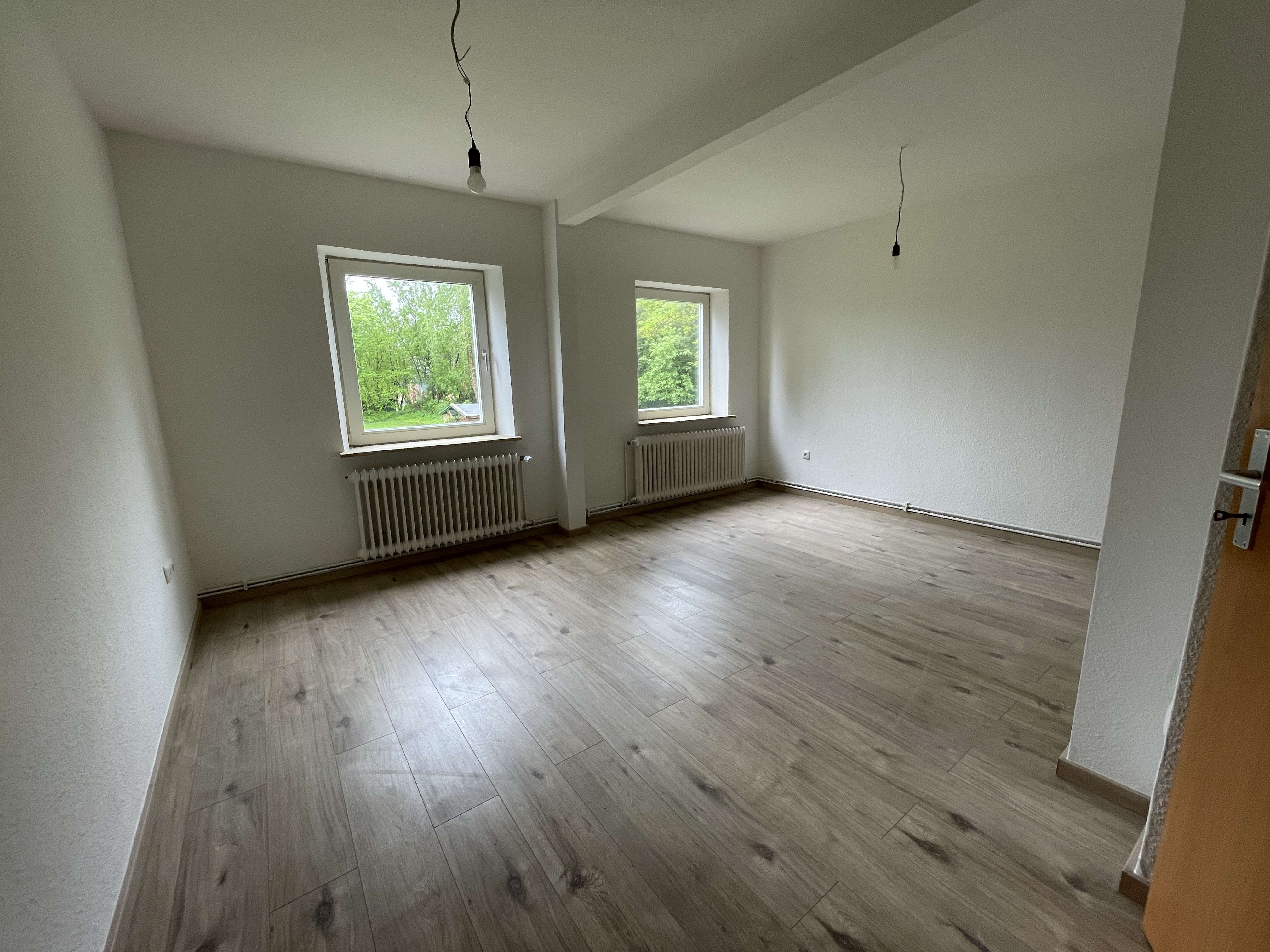 Thumbnail-Wohnung zum Kaufen in Wilhelmshaven 75.000,00 € 58.96 m²
