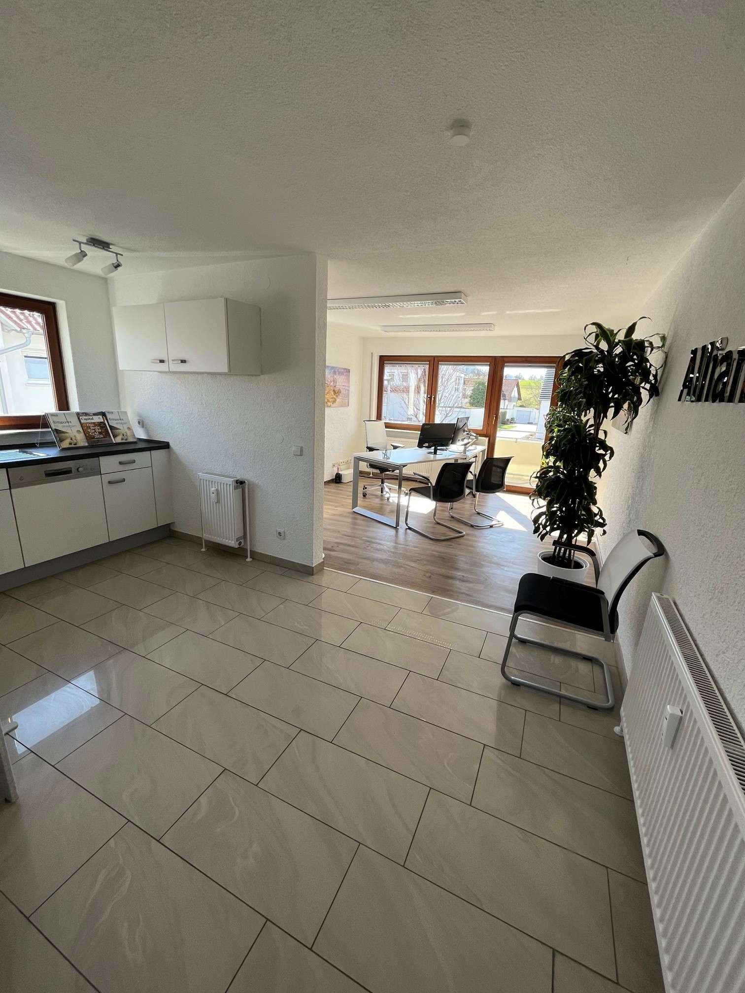 Thumbnail-Wohnung zum Kaufen in Kirchheim 250.000,00 € 55.6 m²