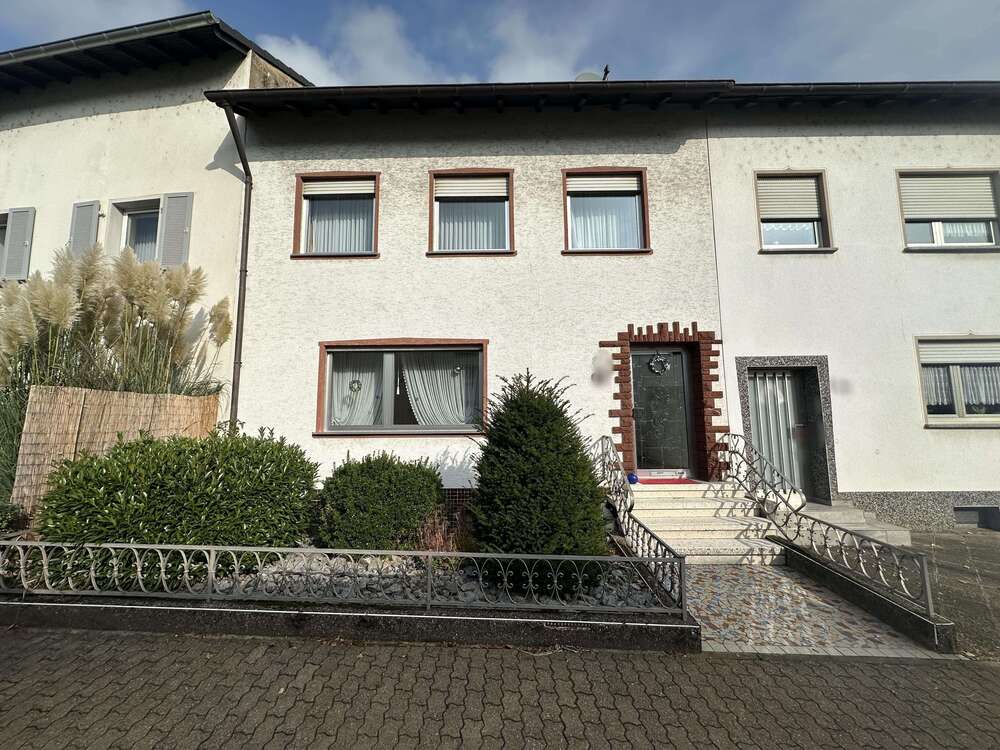 Thumbnail-Haus zum Kaufen in Rehlingen-Siersburg 162.000,00 € 151.03 m²