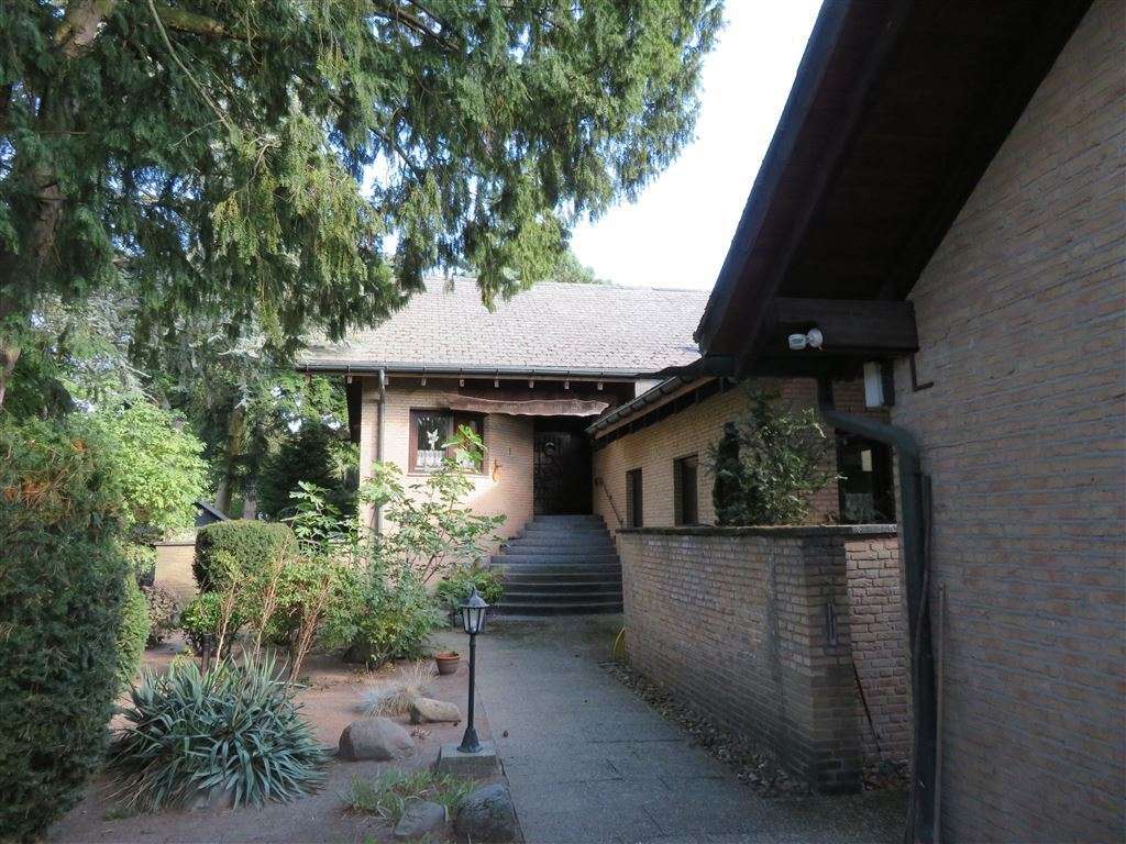 Thumbnail-Haus zum Kaufen in Hannover 1.250.000,00 € 426 m²