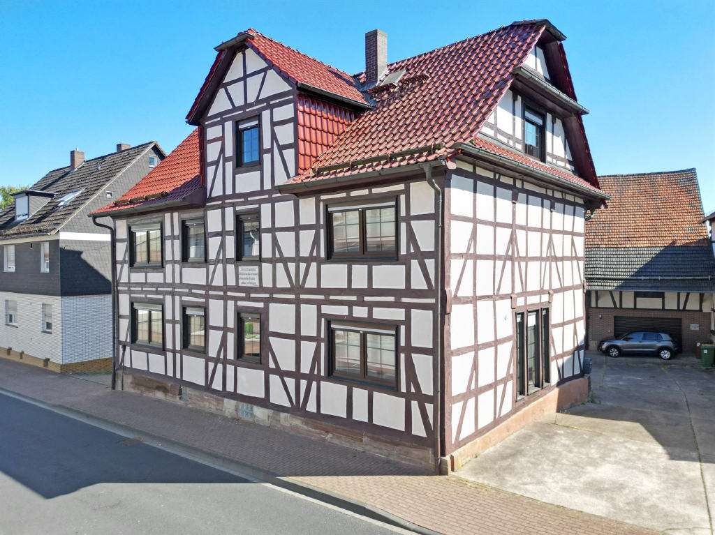 Thumbnail-Haus zum Kaufen in Baunatal 595.000,00 € 290 m²