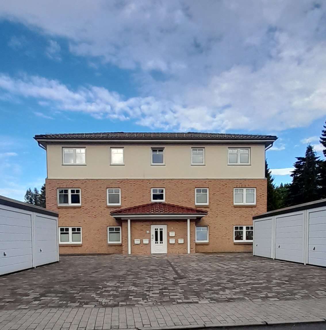 Thumbnail-Wohnung zum Mieten in Heide 1.058,00 € 92 m²
