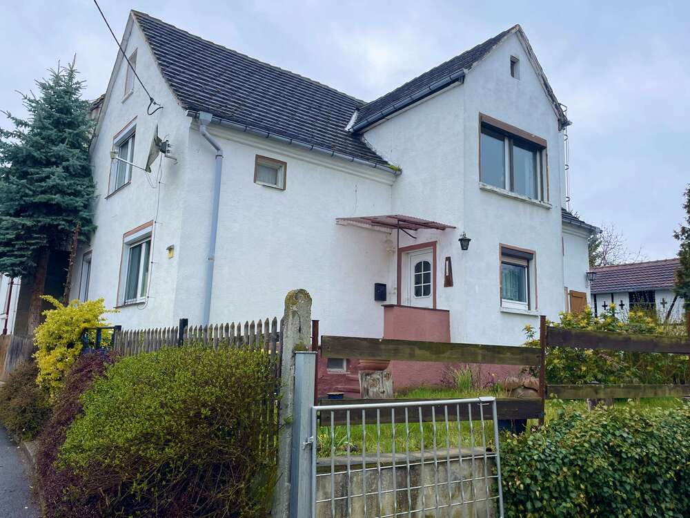 Thumbnail-Haus zum Kaufen in Kretzschau 50.000,00 € 140 m²