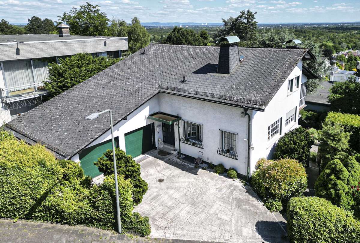 Thumbnail-Haus zum Kaufen in Frankfurt 1.395.000,00 € 224 m²