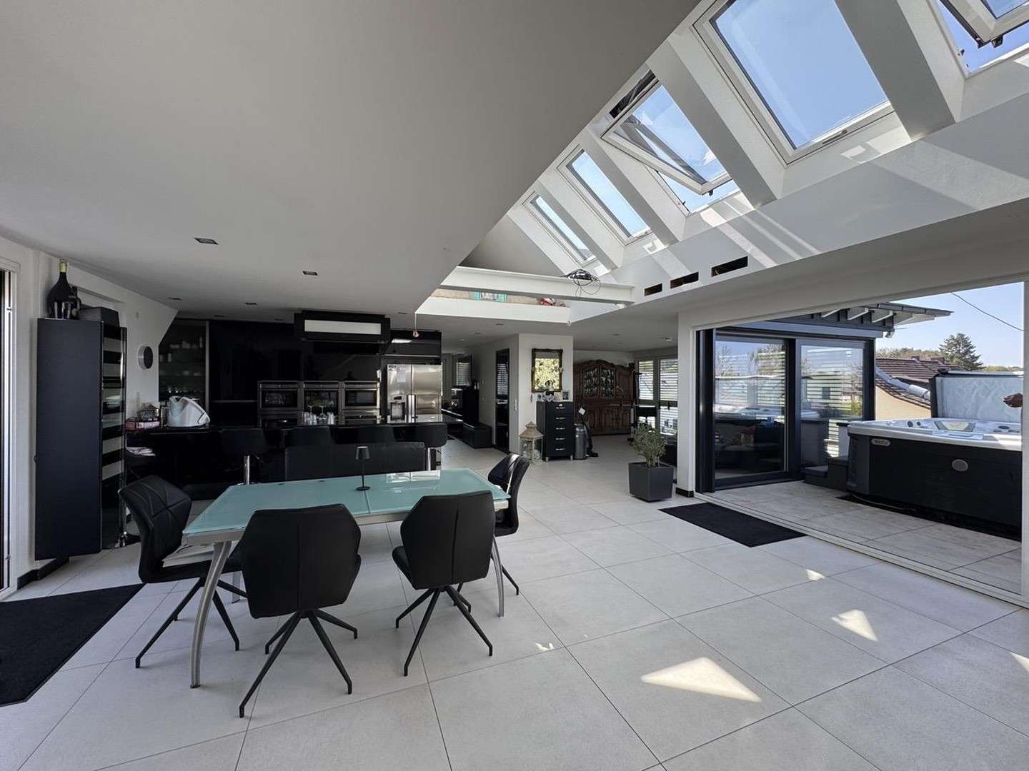 Thumbnail-Haus zum Kaufen in Bergisch Gladbach 2.350.000,00 € 496 m²