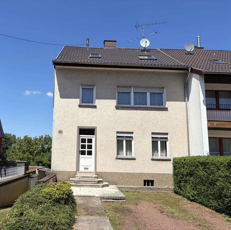 Thumbnail-Haus zum Kaufen in Schwalbach 145.000,00 € 160 m²