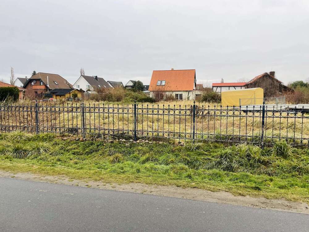 Thumbnail-Grundstück zu verkaufen in Oberkrämer 217.000,00 € 800 m²