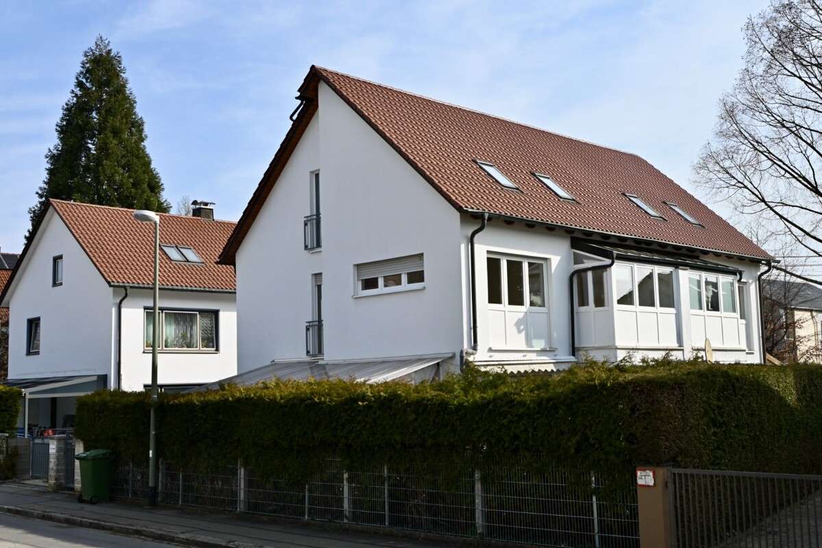 Thumbnail-Haus zum Kaufen in Augsburg Göggingen 769.000,00 € 130.77 m²