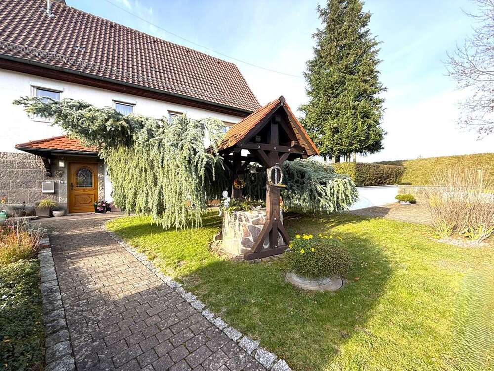Thumbnail-Haus zum Kaufen in Sulz am Neckar Bergfelden 419.000,00 € 238 m²