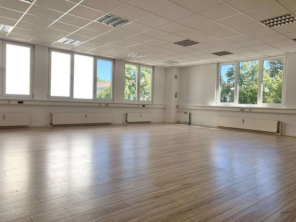 Thumbnail-Büro in Altlandsberg 958,00 € 136.83 m²