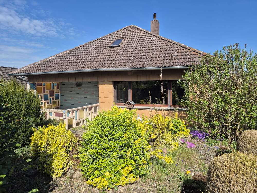 Thumbnail-Haus zum Kaufen in Hameln 169.000,00 € 140 m²