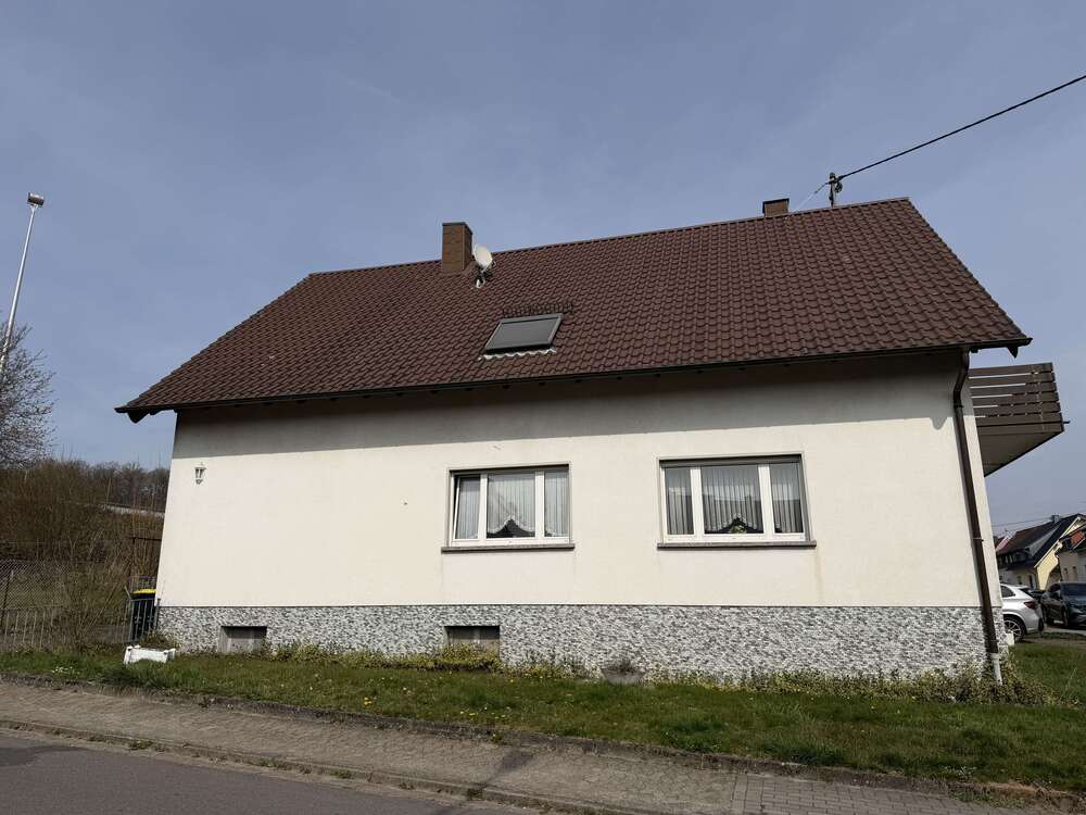 Thumbnail-Haus zum Kaufen in Lebach 210.000,00 € 265 m²