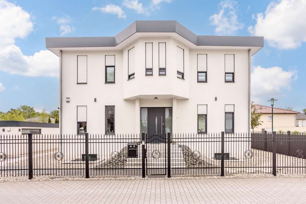 Thumbnail-Haus zum Kaufen in Potsdam 2.098.000,00 € 399 m²