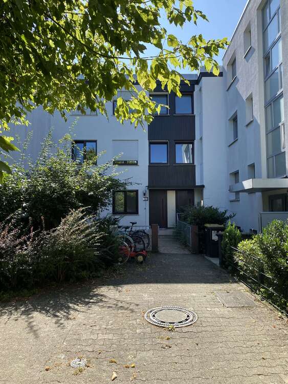 Thumbnail-Haus zum Kaufen in Frankfurt 1.490.000,00 € 319 m²
