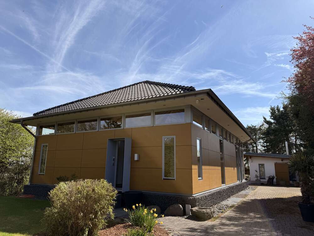 Thumbnail-Haus zum Mieten in Rheinbach 3.000,00 € 255 m²