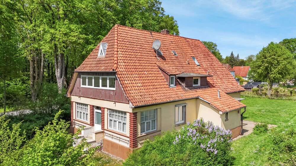 Thumbnail-Haus zum Kaufen in Hameln 225.000,00 € 194.57 m²