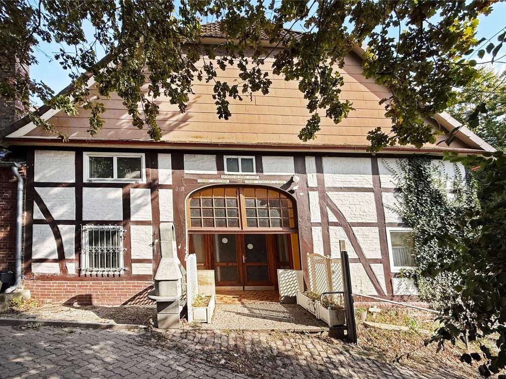 Thumbnail-Haus zum Kaufen in Hessisch Oldendorf 150.000,00 € 144.76 m²