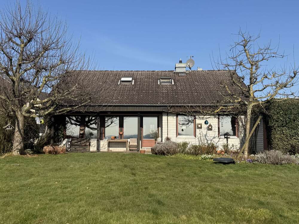 Thumbnail-Haus zum Mieten in Hennef 1.300,00 € 162 m²