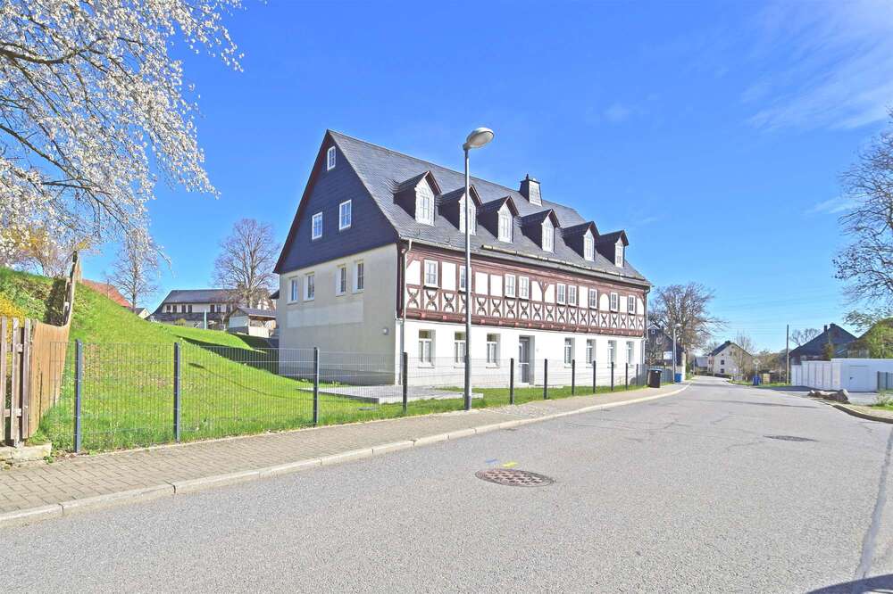 Thumbnail-Wohnung zum Mieten in Zwönitz 510,00 € 63.95 m²