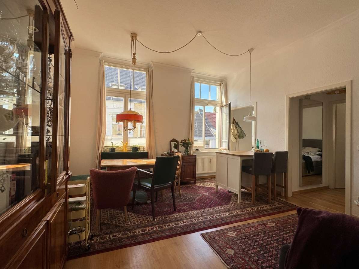 Thumbnail-Wohnung zum Kaufen in Köln Bayenthal 325.000,00 € 50.25 m²
