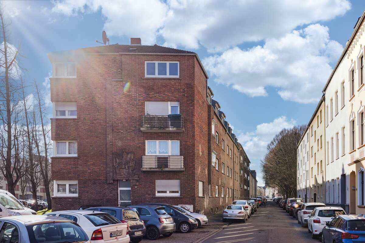 Thumbnail-Wohnung zum Kaufen in Krefeld Cracau 140.000,00 € 82 m²