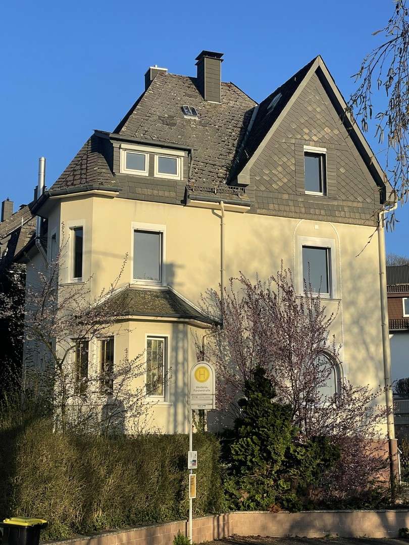 Thumbnail-Haus zum Kaufen in Siegen-Weidenau 399.000,00 € 175 m²