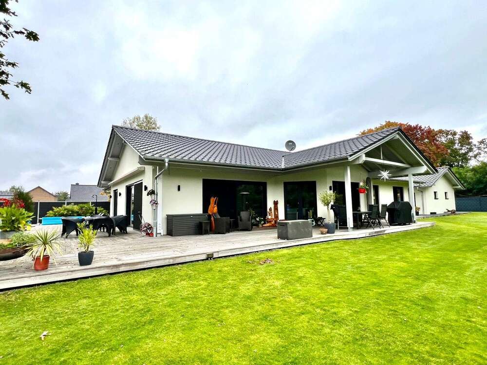 Thumbnail-Haus zum Kaufen in Grüneberg 899.000,00 € 243.92 m²