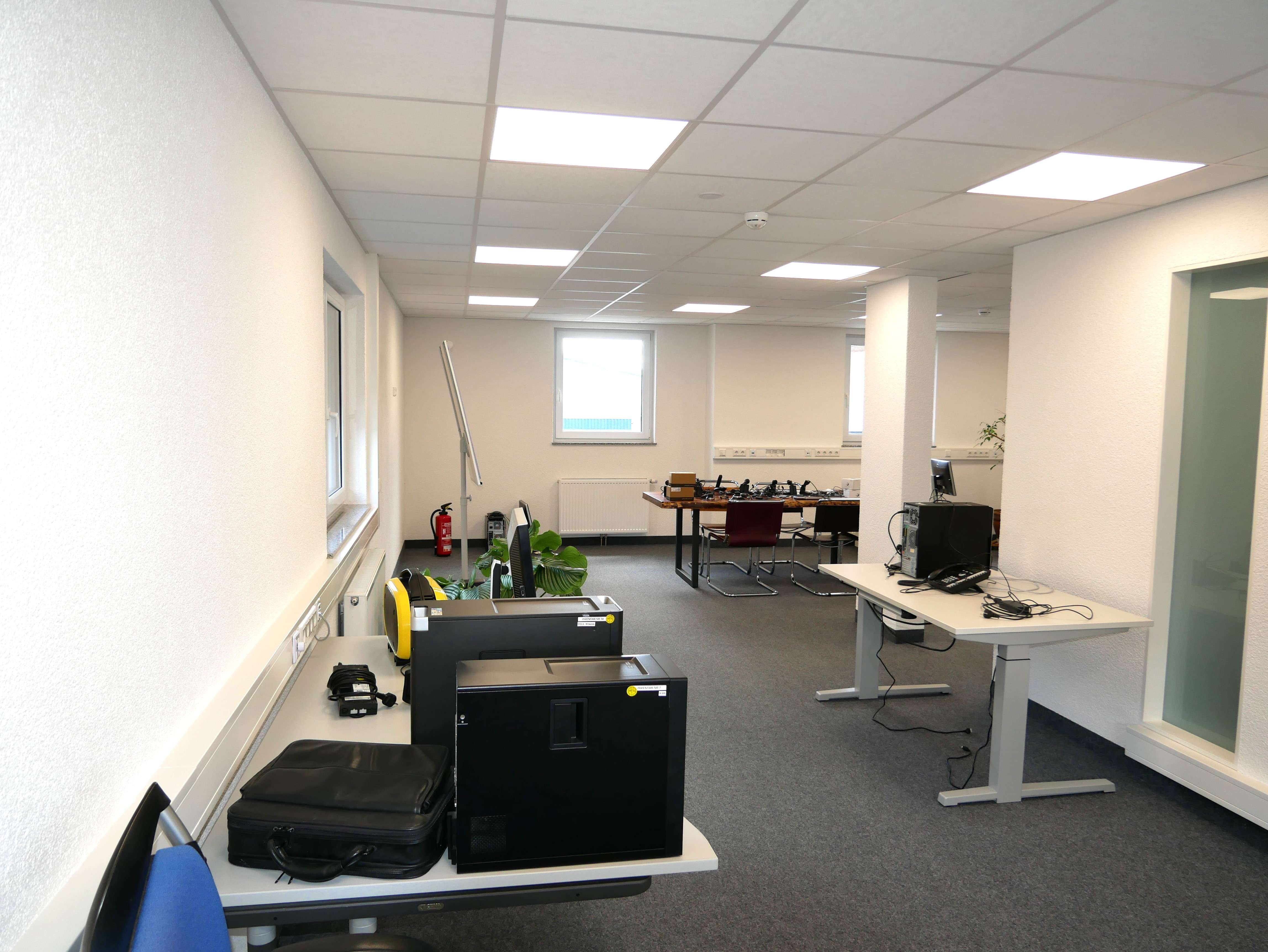 Thumbnail-Büro in Backnang 2.990,00 € 274 m²