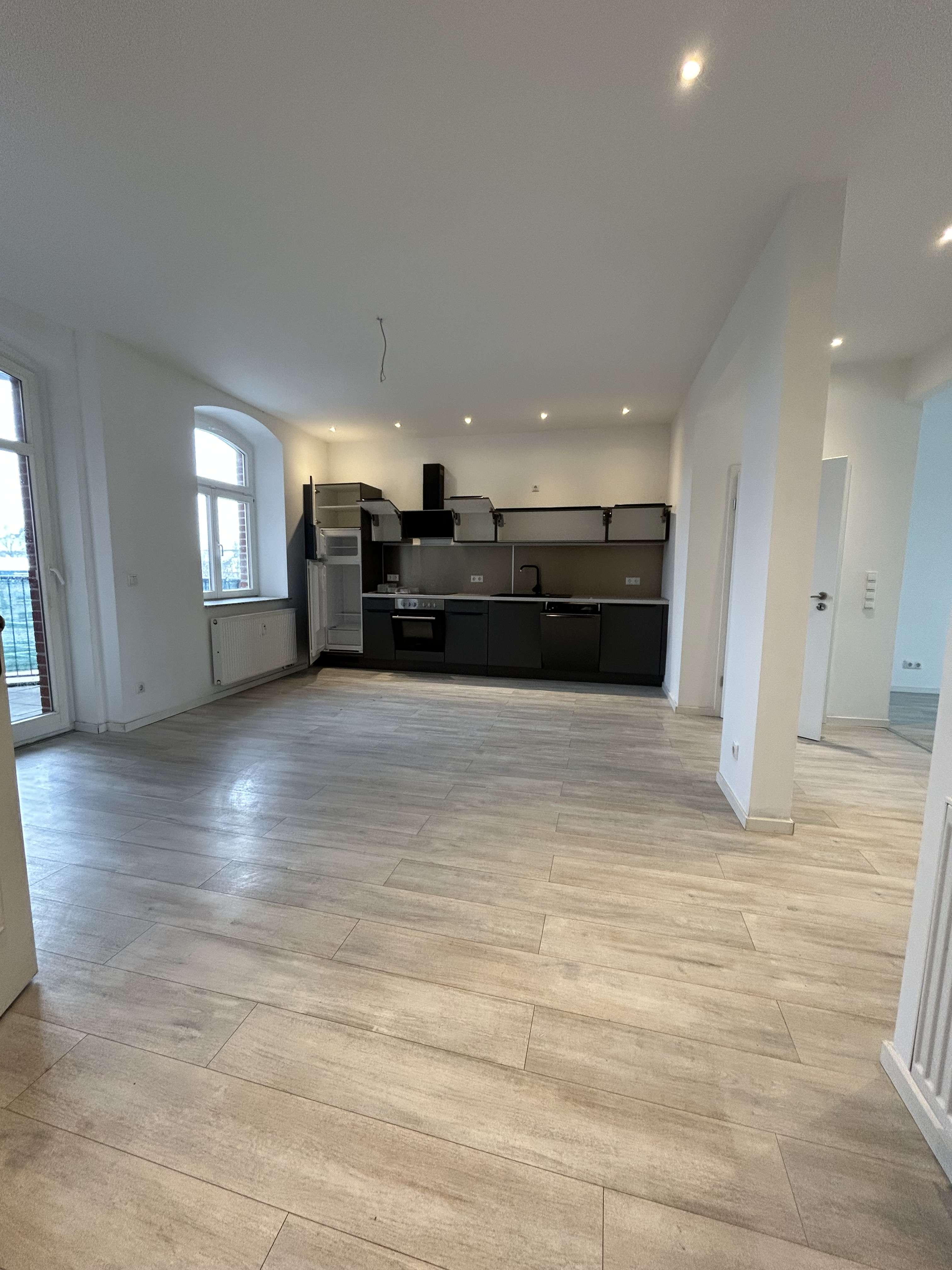 Thumbnail-Wohnung zum Mieten in Zwickau 630,00 € 97.02 m²