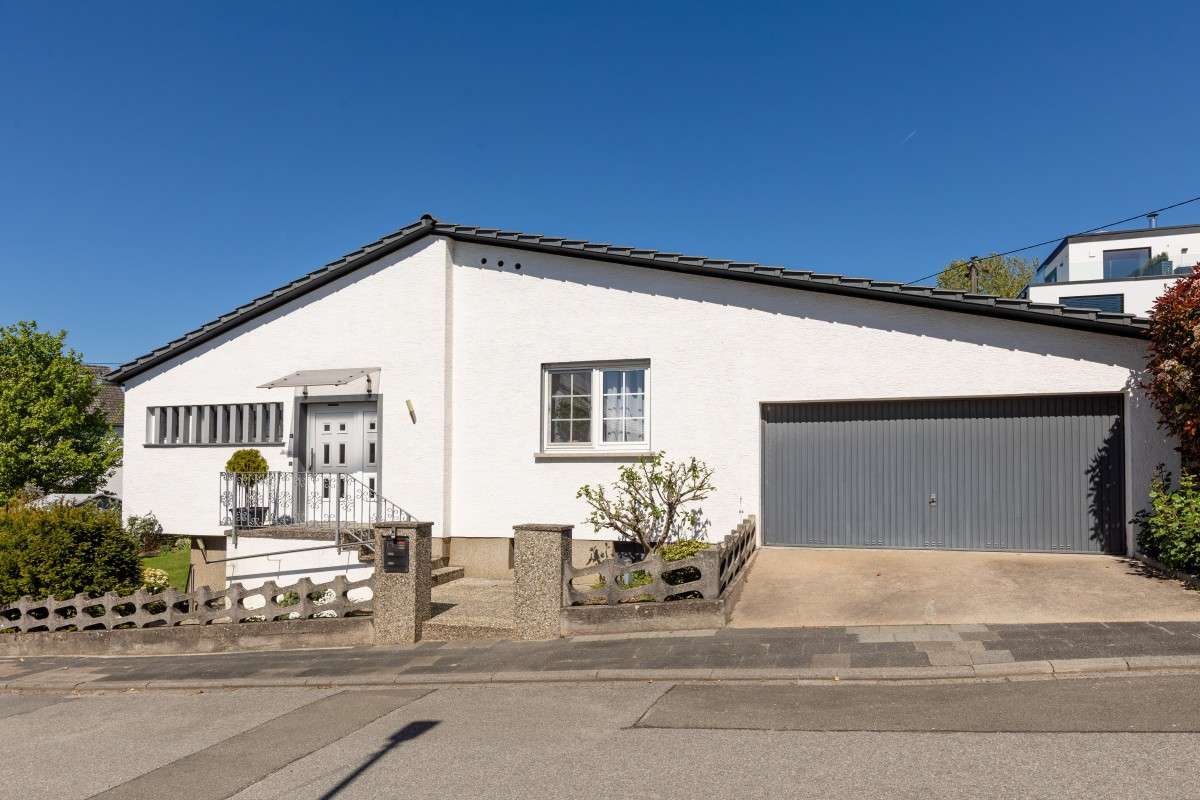Thumbnail-Haus zum Kaufen in Hofheim 698.000,00 € 179.26 m²