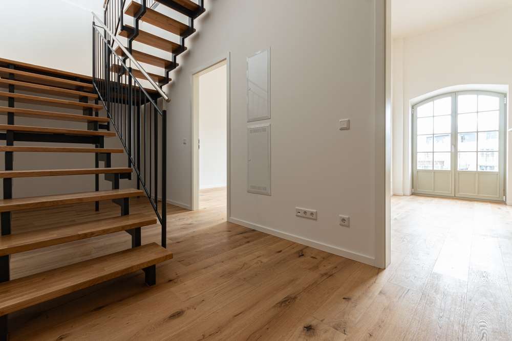 Thumbnail-Wohnung zum Mieten in Schkeuditz 1.570,00 € 150.5 m²