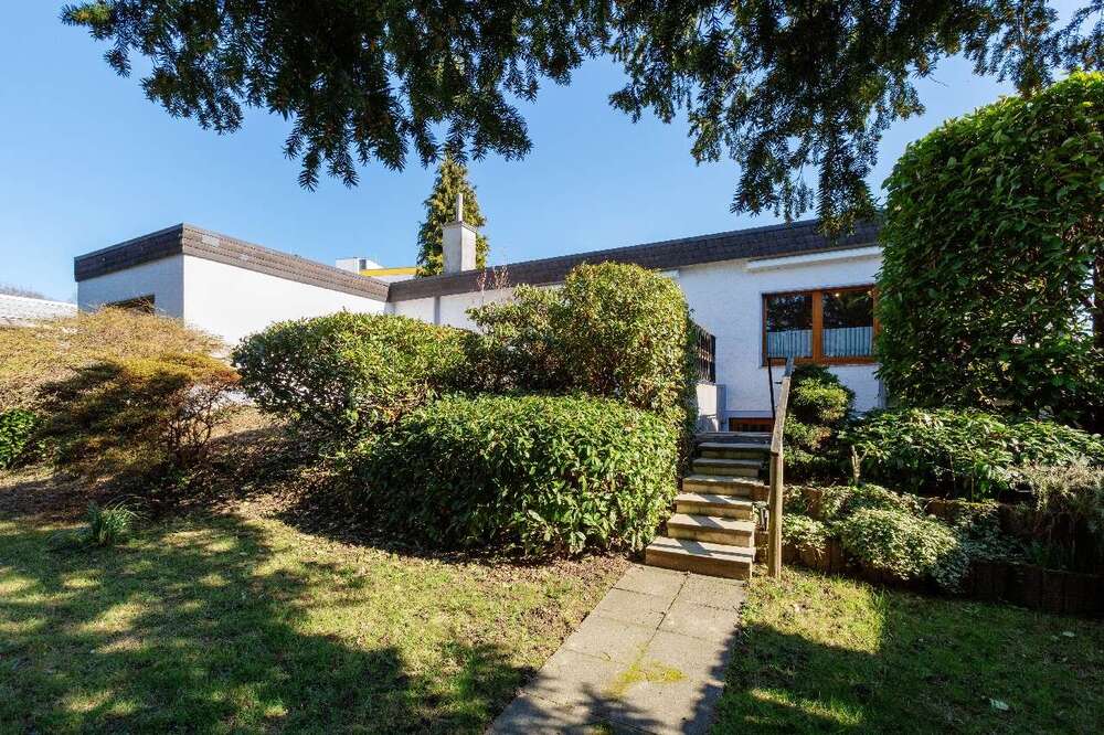 Thumbnail-Haus zum Kaufen in Leverkusen 598.000,00 € 197 m²