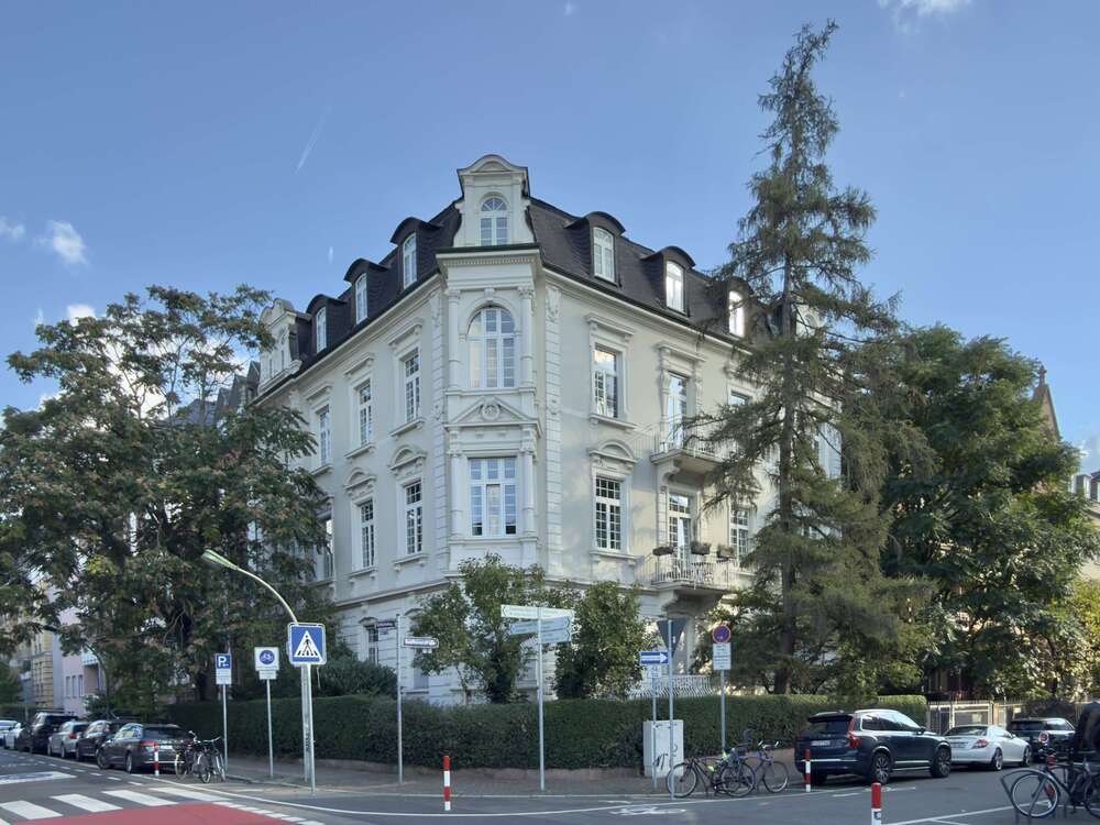 Thumbnail-Wohnung zum Kaufen in Frankfurt am Main 1.350.000,00 € 116.12 m²