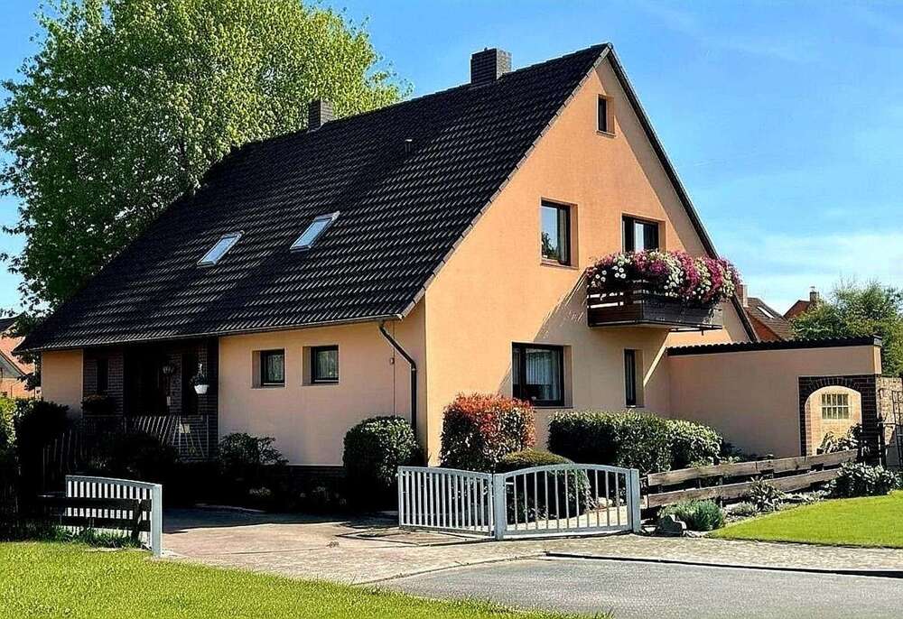 Thumbnail-Haus zum Kaufen in Uetze 415.000,00 € 210 m²