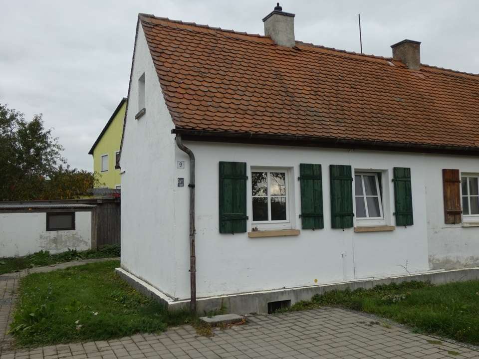 Thumbnail-Wohnung zum Mieten in Weidenbach 350,00 € 20 m²